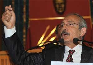 Balyoz tutuklamalarına iki farklı yorum