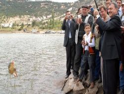 Çevre Bakanı Eroğlu, Balık Yemek İçin Seydiler'e Geldi