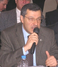 Vekaleten bakmaktan kurtulamadı!