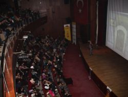 Tarihçi Talha Uğurluel: Osmanlı Sahip Çıkmasaydı Mukaddes Emanetler Günümüze Kadar Ulaşmazdı