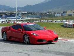 Topçu, Ferrari İle Seçim Çalışmalarını Başlattı
