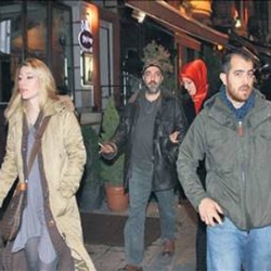 Defne Joy Foster'ın Eşi Hayata Döndü