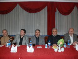 Muş Valisi Çınar, İşadamları İle Çiğ Köfte Partisinde Biraraya Geldi