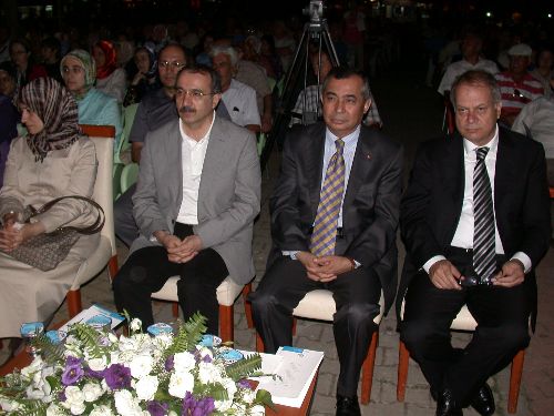 Sapanca Şiir Akşamları, sahildeki veda gecesiyle sona erdi!..