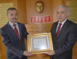 Yarımbağ İlköğretim Okulu'na Başarı Belgesi Verildi