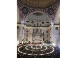 Süleymaniye Camii'nde Mevlid Kandili