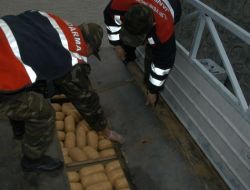 Kurtarıcı İle Taşınan Araçta 221 Kilo Esrar Ele Geçirildi!