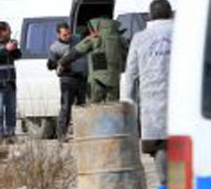 Van'da Şüpheli Paket Fünyeyle Patlatıldı