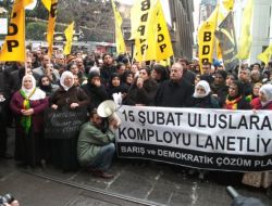 Öcalan'ın Türkiye Getirilişinin Yıl Dönümünde Bdp Milletvekilleri Eyleme Katıldı