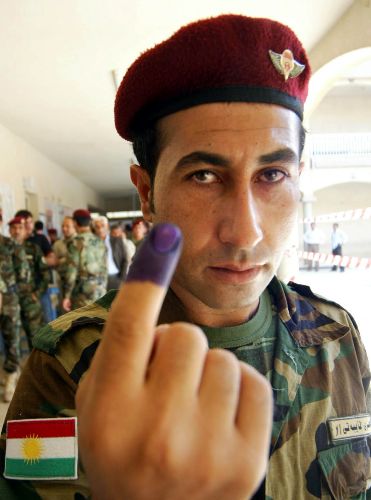 Kuzey Irak'ta güvenlik güçleri, mahkumlar ve hastana çalışanları oy kullandı.