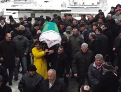 Hollanda'da Öldürüldüğü İddia Edilen Kadın Memleketi Giresun'da Toprağa Verildi