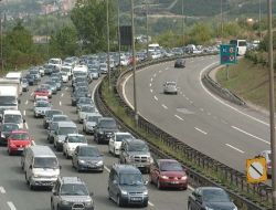 Bayram Dönüşü Başladı, İzmit'te Trafik Durma Noktasına Geldi