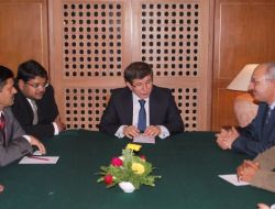 Davutoğlu, Nepal Türk Ticaret Odası Üyeleri İle Görüştü