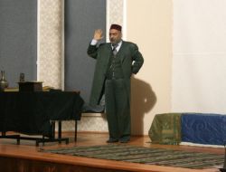 Ünlü Tiyatrocu Ahmet Yenilmez Erzincan’da Sahne Aldı