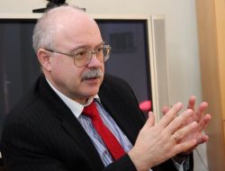 Rus Uzman: Türkiye Demokrasisi Ordunun Vesayetinden Kurtuldu!