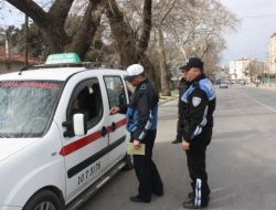 Edremit’te Zabıta Ve Polisler Toplu Taşıma Araçlarını Denetledi