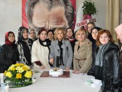 Ak Partili Hanımlar Kermes Gelirini Fakir Öğrencilere Bağışlayacak