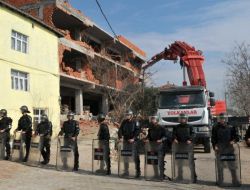NİLÜFER'DE KAÇAK YAPIYA GEÇİT YOK