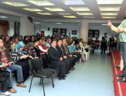 Anne Baba Okuluna Gelen Veliler Çocuklarıyla Daha İyi İletişim Kuracak