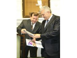 Bakan Yıldırım, Romanya'daki Türk İşadamlarına Hitap Etti!