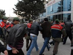 Jandarma Çek Dolandırıcılarını Kıskıvrak Yakaladı