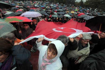 Bir Grup Asker Yakını Balyoz Tutuklamalarını Ata'ya Şikayet Etti