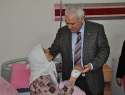 Vali Musa Çolak'tan Hastane Ziyareti