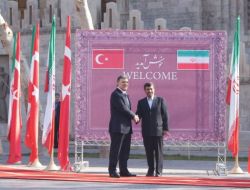 İran'da Tutuklu Alman Gazeteciler, Cumhurbaşkanı Gül’ün Girişimiyle Serbest Bırakıldı!