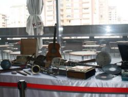 Nostaljik Taş Plak Ve Eski Müzik Enstrümanları Sergisi Açıldı