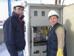 Doğu'nun Tek Bayan Elektrik Arıza Ekibi İşbaşında