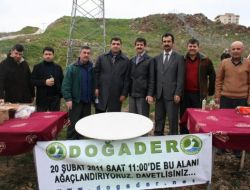 Doğader Karşıyaka'da Yüzlerce Fidan Dikti