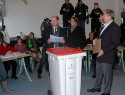 Almanya’da “süper Seçim Yılı” Olarak Kabul Edilen 2011’in İlk Seçimi Hamburg’ta Başladı