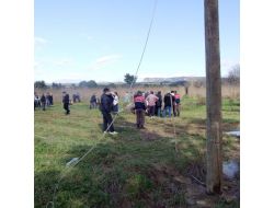 Elektrik Çarpan Kadın İneğiyle Birlikte Can Verdi