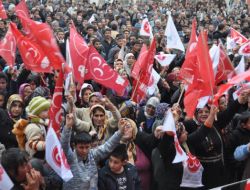 Bahçeli: İktidar Olmadan At Arabası Olmayanlar Şimdi Ciplerle Dolaşıyor!