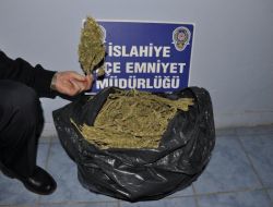 'Yol Kontrolü Olmaz' Sanan 2 Kişi 5 Kilo Esrarla Yakalandı