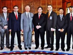 Malezya Başbakanı, Türkiye’ye Gitmeden Önce Türk Gazetecileri Kabul Etti