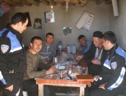 Toplum Polisi Vatandaşın Derdini Dinliyor