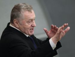 Jirinovski, Kaddafi’yi Moskova'ya Davet Etti!