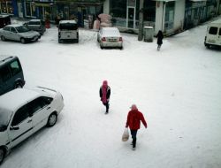 Göle'de Okullar Bir Gün Tatil Edildi