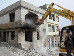 Şahinbey Belediyesi Modern Konutlar İçin Yıkıma Başladı