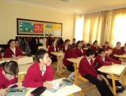 Polisten Öğrencilere 'Suçun Oluşmadan Önlenmesi' İçin Seminer