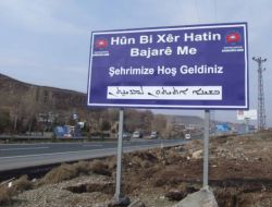 Diyarbakır’ın Girişine 5 Dilde ‘hoşgeldiniz’ Tabelaları Asıldı