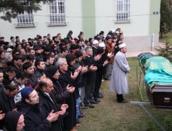 Öldürülen Baba Kız Yan Yana Toprağa Verildi