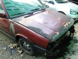 Eniştesine Ceza Yazan Polisin Otomobilini Kundakladı
