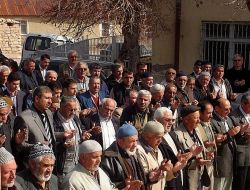 Güneysınır’da Hacı Adayları Dualarla Uğurlandı
