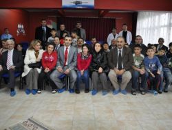 Başkan Açıkgöz'e Gelen Çiçekler, Çocuklara Hediye Oldu