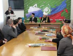 Rusya'da Hz. Muhammed'e 20 Yılda Yazdığı Şiirle Birinci Oldu