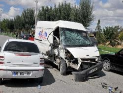 Afyonkarahisar'da Zincirleme Trafik Kazasında 1 Kişi Yaralandı