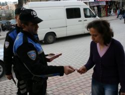 Polis Dolandırıcılara Karşı Vatandaşları Afişle Uyarıyor!..