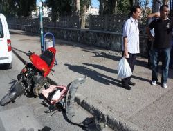 Öğretmen Adayına Çarpan Otomobil Duvarın Üzerinde Durabildi